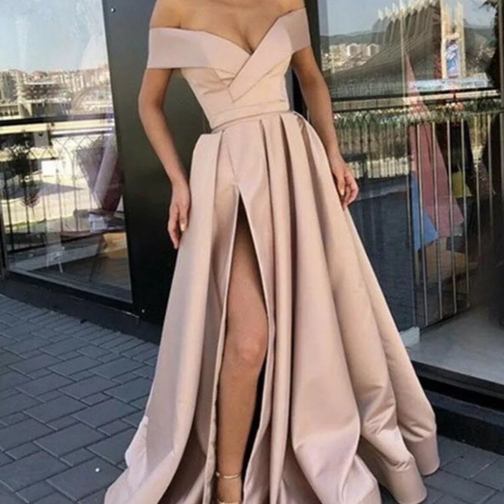 Custom princess dress with high slit blush pink